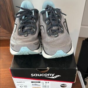 Saucony Triumph 19 Gray and Blue Running Shoes